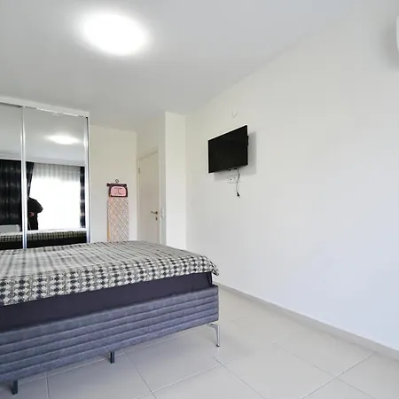2+1 Kurt Safir 16 Apartment